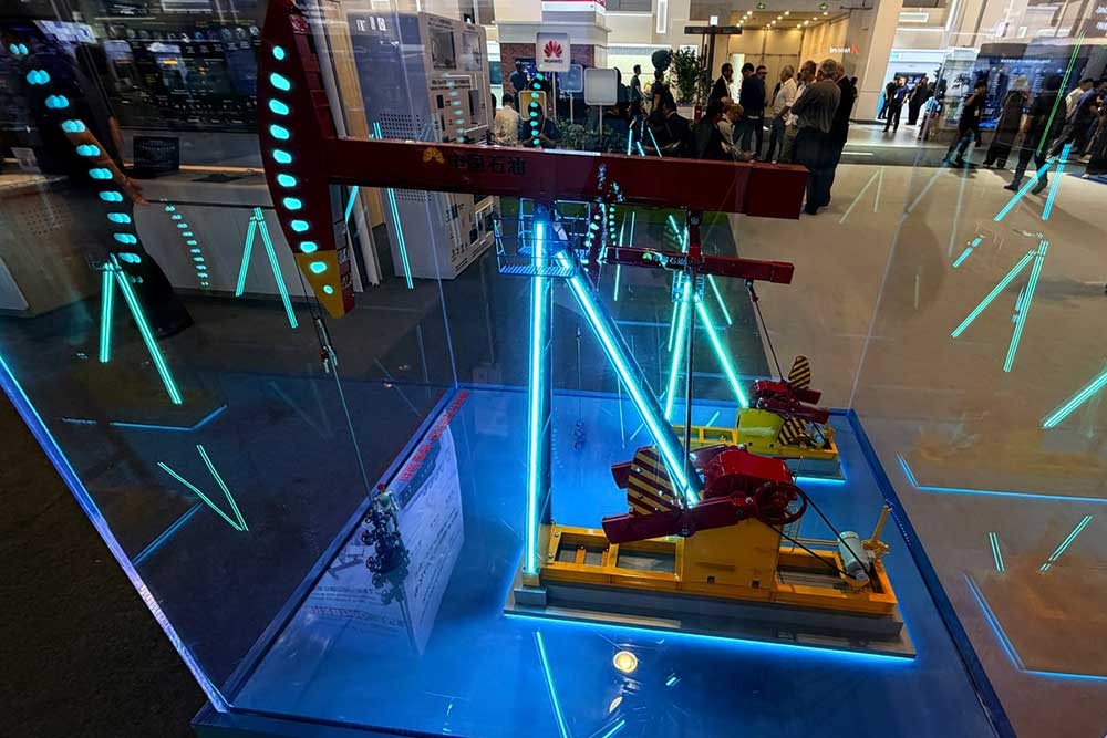 Türkmenistanyň nebitgaz toplumynyň wekilleri HUAWEI CONNECT 2026 halkara sergisine gatnaşdylar