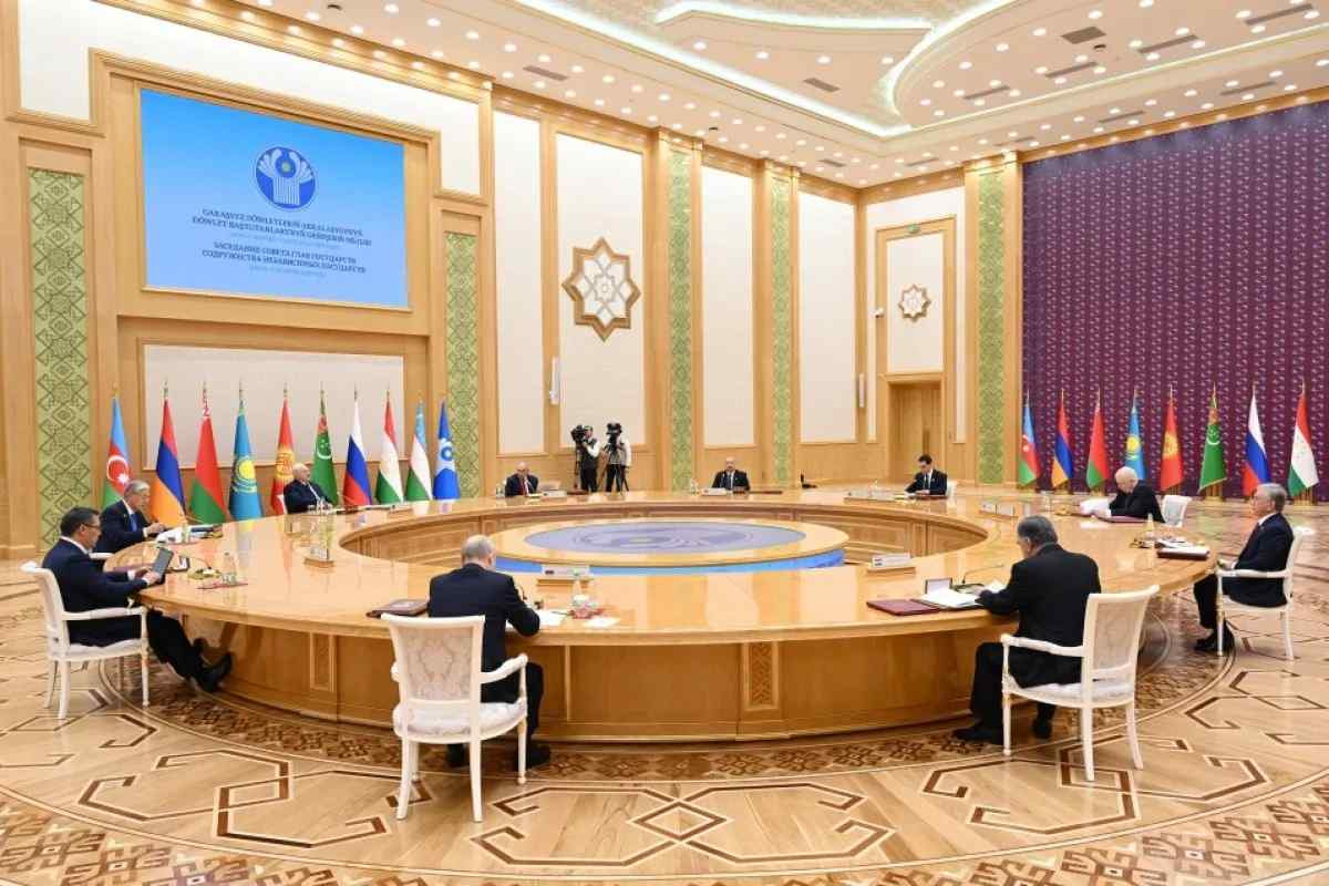 Президент Туркменистана открыл очередное заседание Совета глав государств СНГ